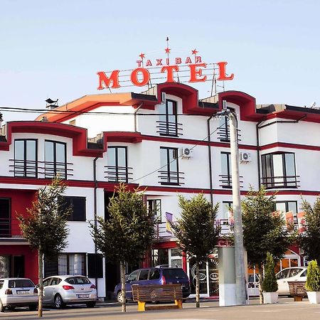 Taxi Bar Motel Gradiška Eksteriør billede