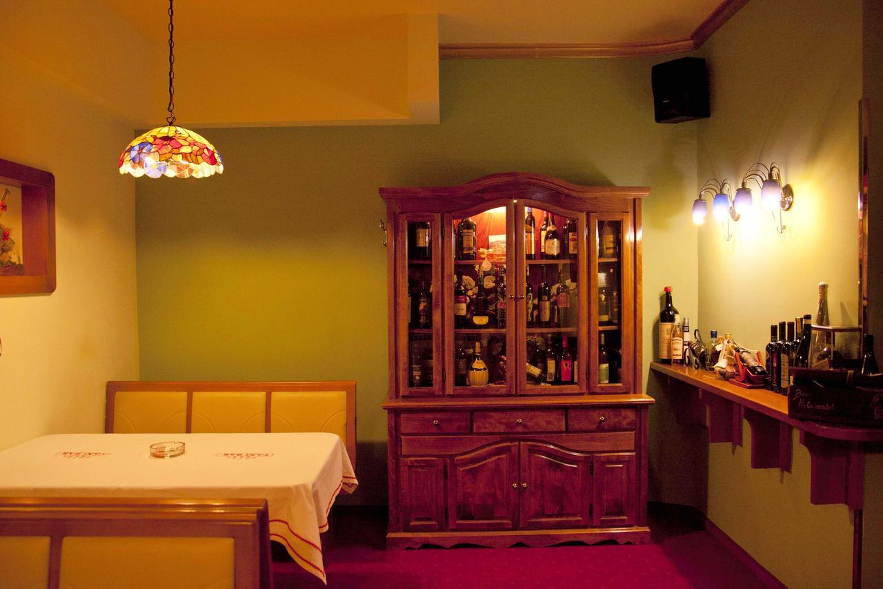 Taxi Bar Motel Gradiška Eksteriør billede