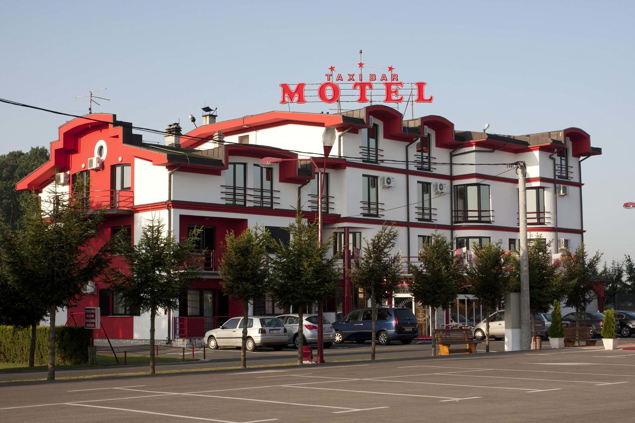 Taxi Bar Motel Gradiška Eksteriør billede