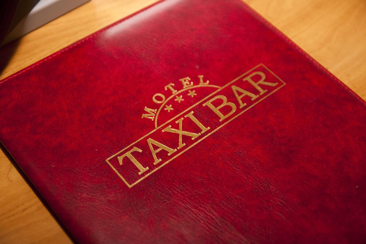 Taxi Bar Motel Gradiška Eksteriør billede